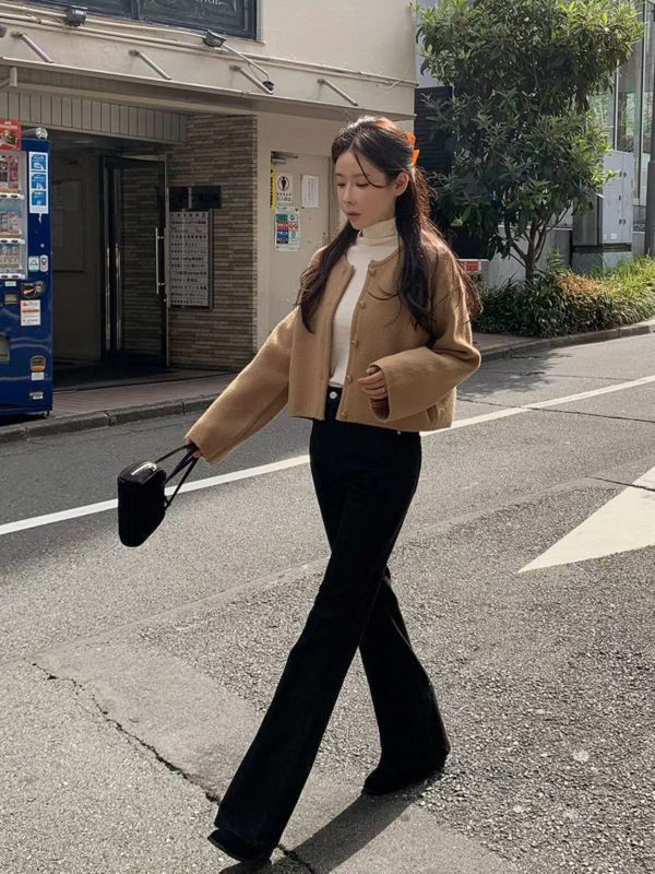 WQA71 質感造型金釦圓領上衣 