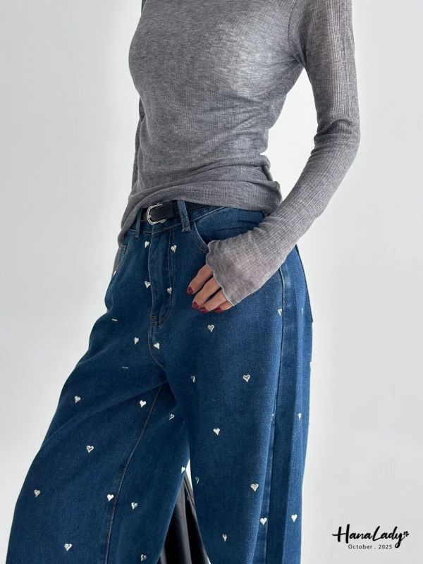 WTB28 燙銀愛心直筒丹寧褲 