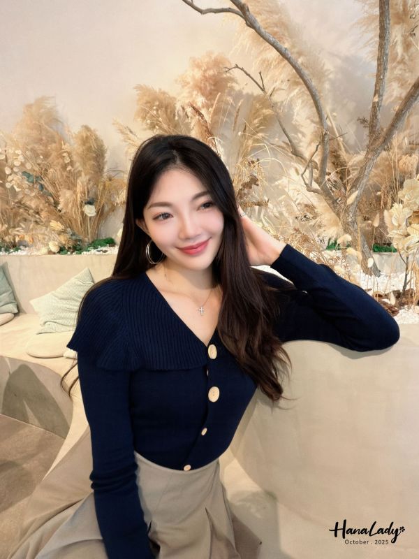 WTB39 木紋釦設計斗篷針織上衣 