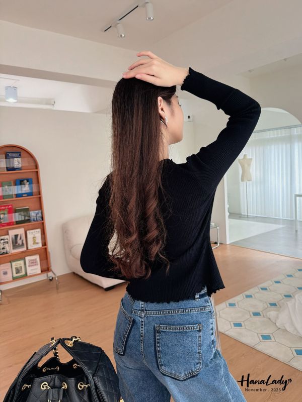 WJA04 蕾絲翻領修身針織上衣 