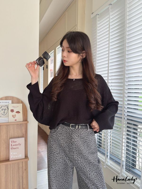 WTA29 簡約寬領飛鼠袖衫 