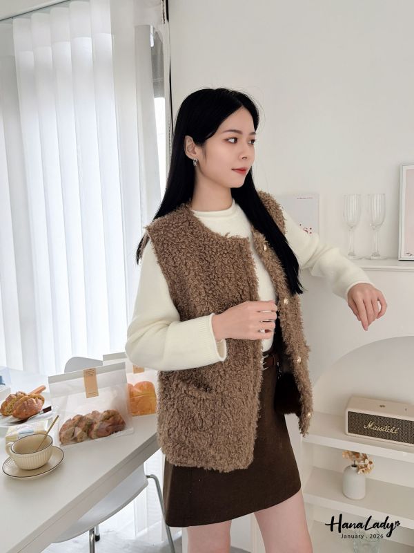 LEA44 泰迪熊Q毛金釦背心 