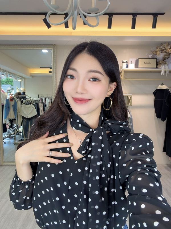 WTA03 復古波點緞帶雪紡衫 