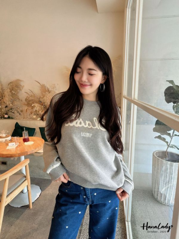 WTB31 質感刺繡字母大學T 