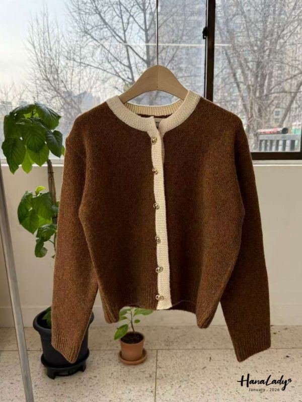 LEA12 配色領造型金釦上衣 