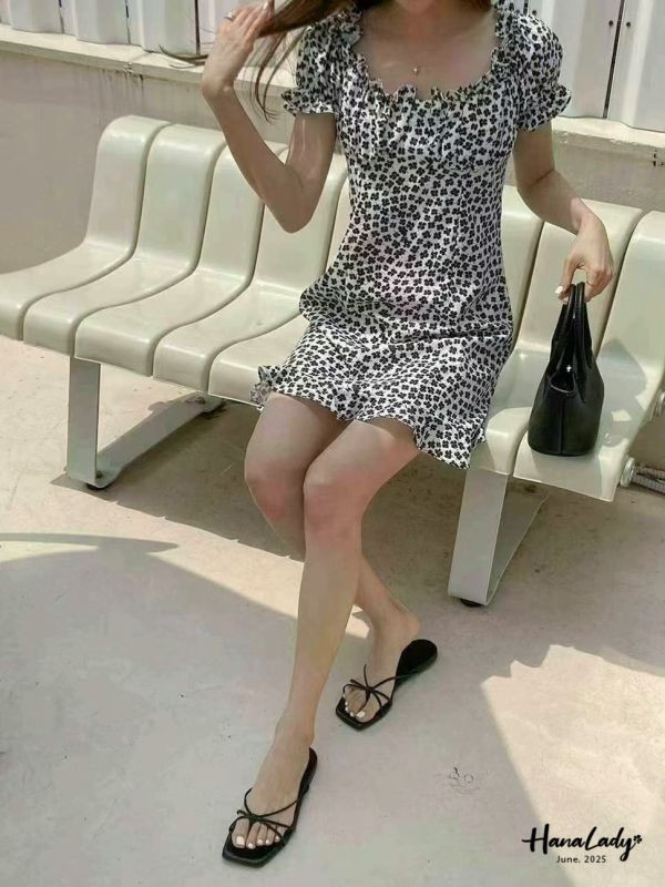 WLA88 夏日可愛花朵綁結短洋 