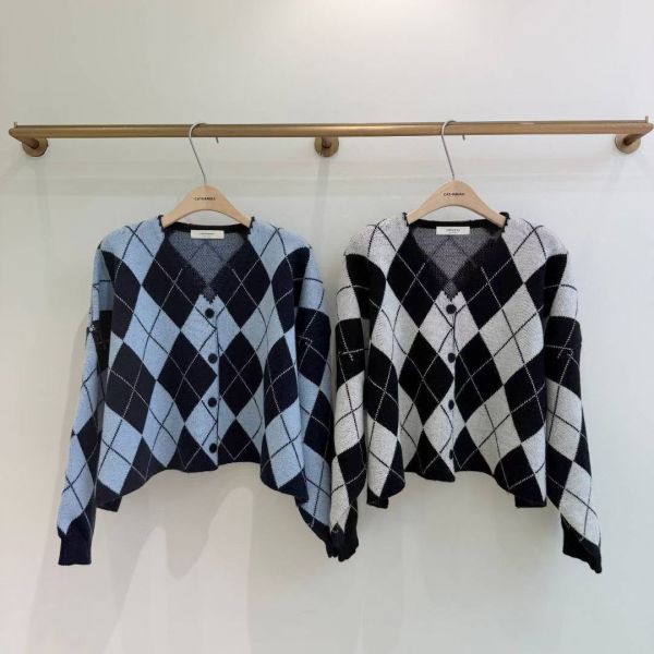 WQA16 菱格紋配色排釦上衣 