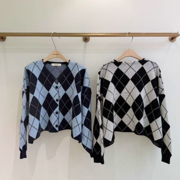 WQA16 菱格紋配色排釦上衣 