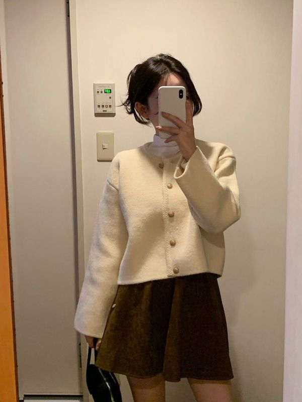 WQA71 質感造型金釦圓領上衣 