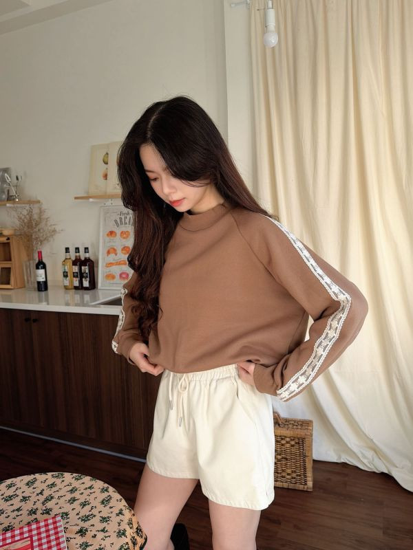 WQA86 蕾絲肩連袖立領內刷毛上衣 