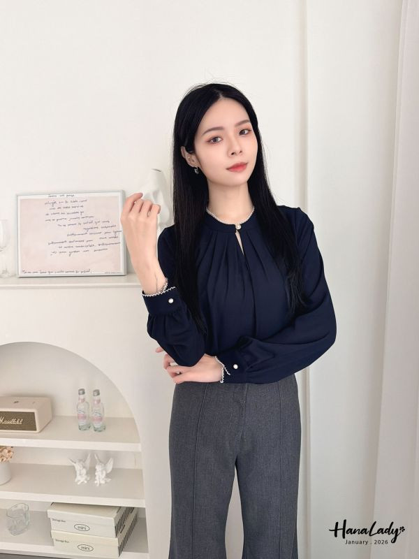 LEA26 珍珠領線圈滾邊雪紡上衣 