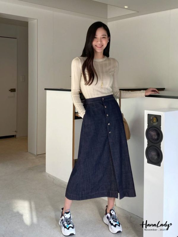 WJA75 前開衩排釦直筒丹寧裙 