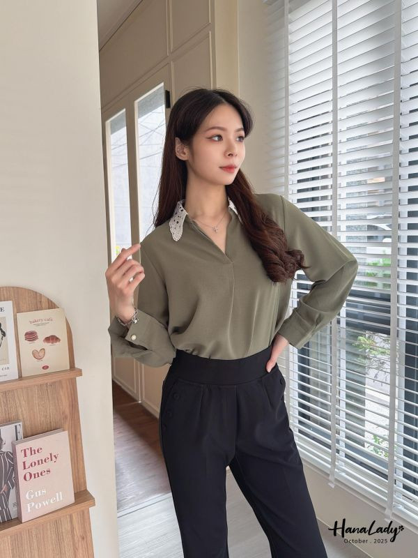 WTA34 布蕾絲翻領V線上衣 