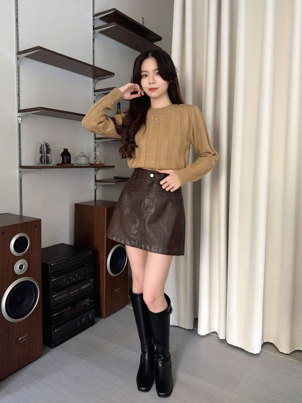 WQA49 俐落車線皮革褲裙 