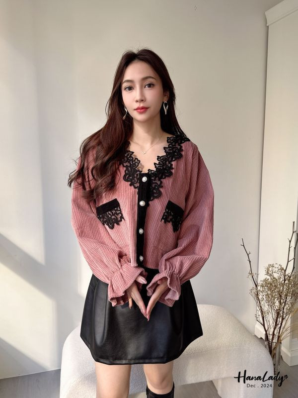 FQA37 美美蕾絲滾邊珍珠釦上衣 