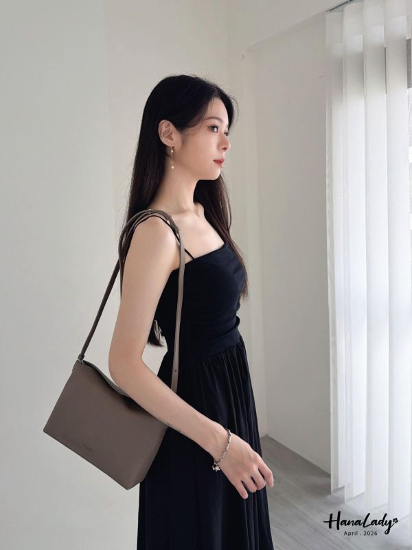 LFB04 羊皮質感磁吸釦袋包 