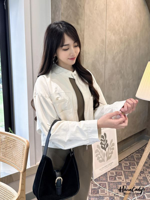 WSA18 帥氣多口袋後抓摺外套 