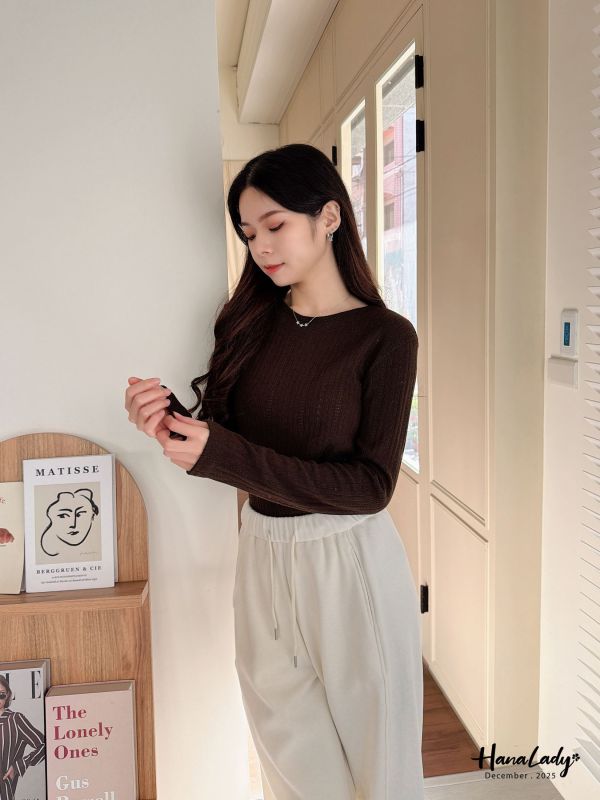 WQA92 小洞洞坑條針織上衣 