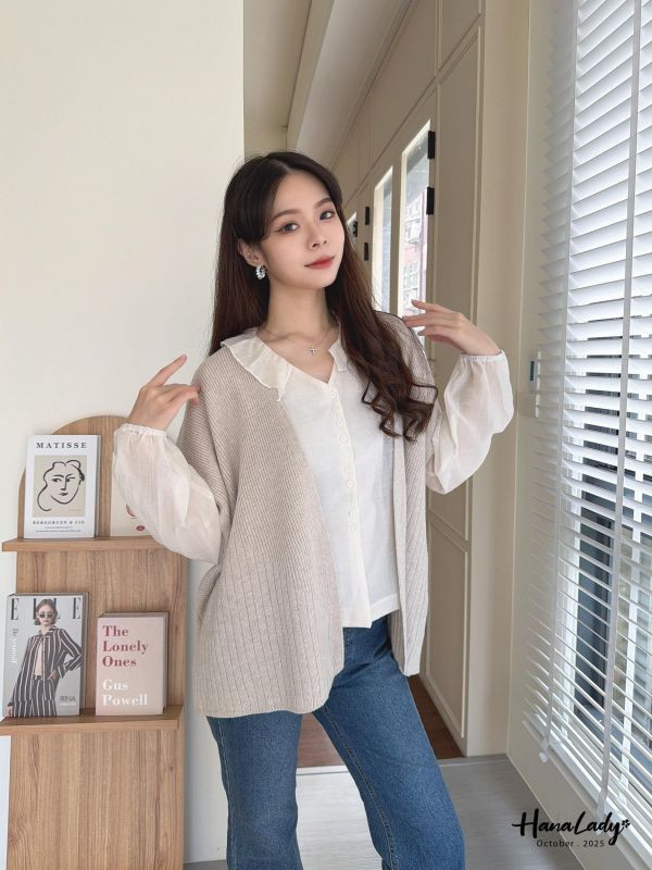 WTA77 可愛壓摺領排釦壓紋上衣 