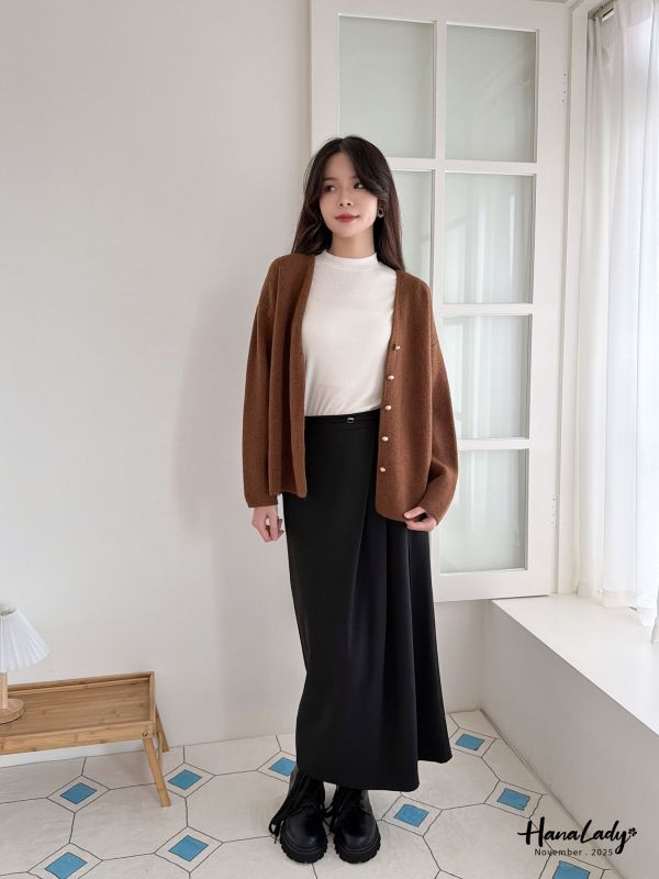 WJB10 簡約金釦純色V領外 