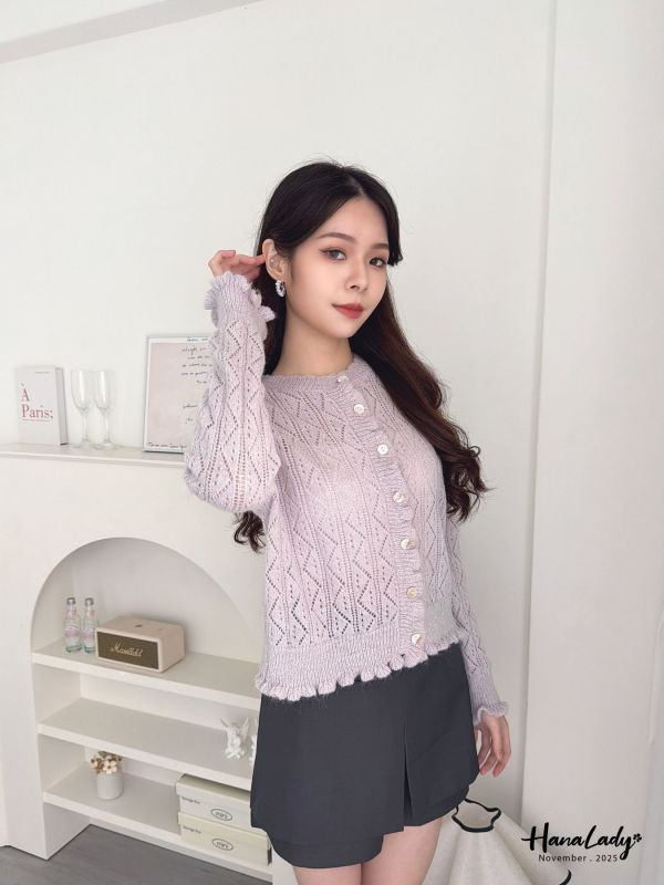 WJA09 超Q花邊領貝殼釦衫 