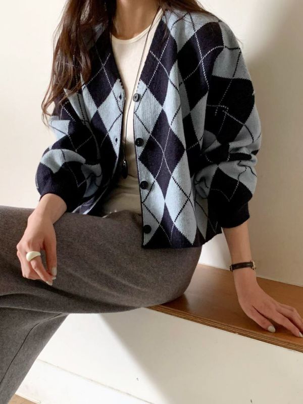 WQA16 菱格紋配色排釦上衣 