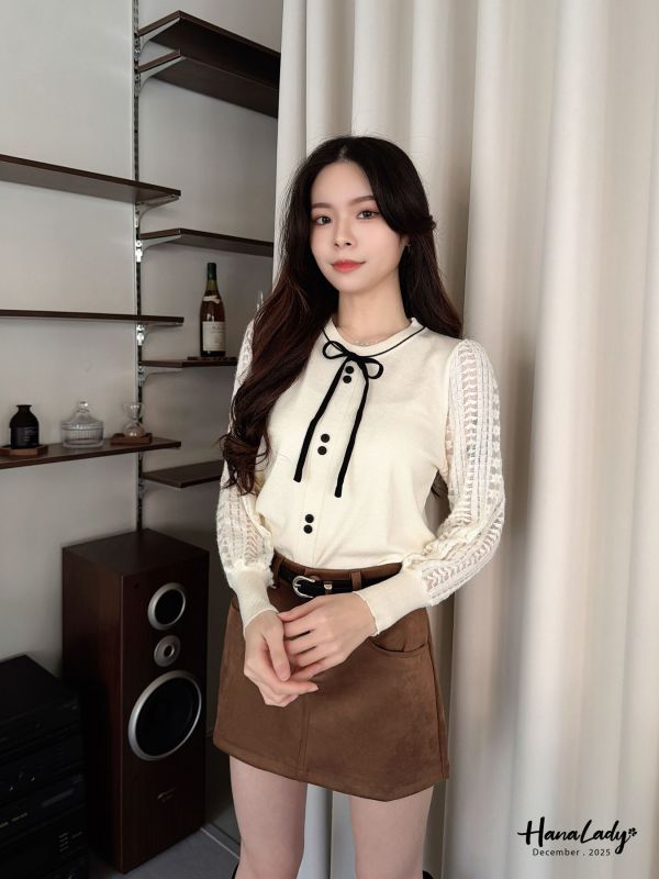 WQA29 蕾絲簍空透袖綁帶上衣 