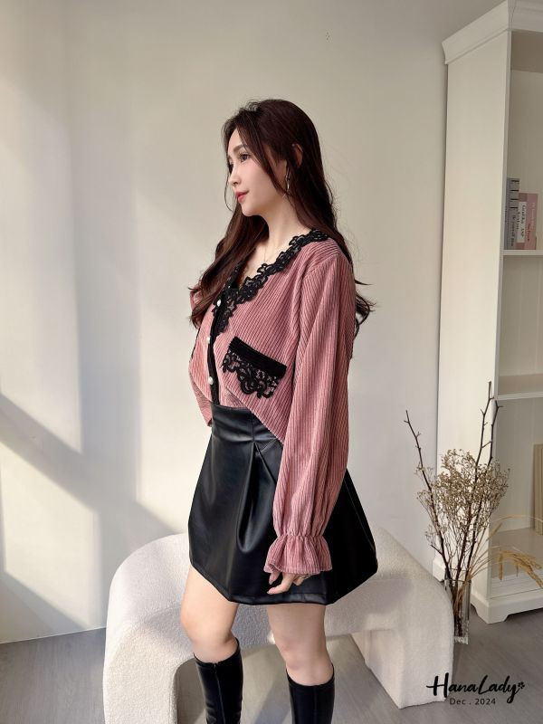 FQA37 美美蕾絲滾邊珍珠釦上衣 