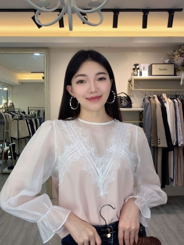 WQB68 睫毛蕾絲大V線雪紡上衣 