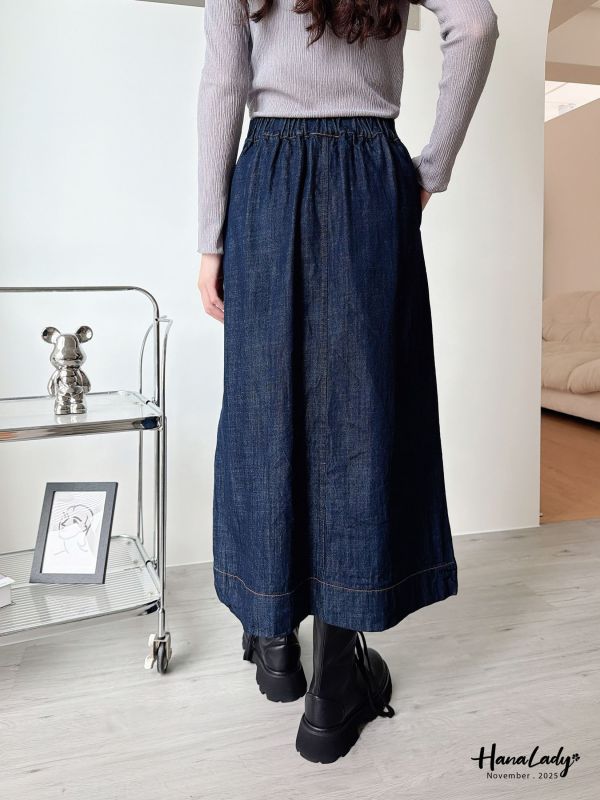 WJA75 前開衩排釦直筒丹寧裙 