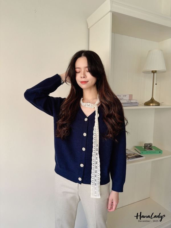 WQA22 綁結蕾絲釘珠釦針織上衣 