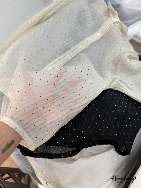 LSA49 兩件式壓紋點點上衣 