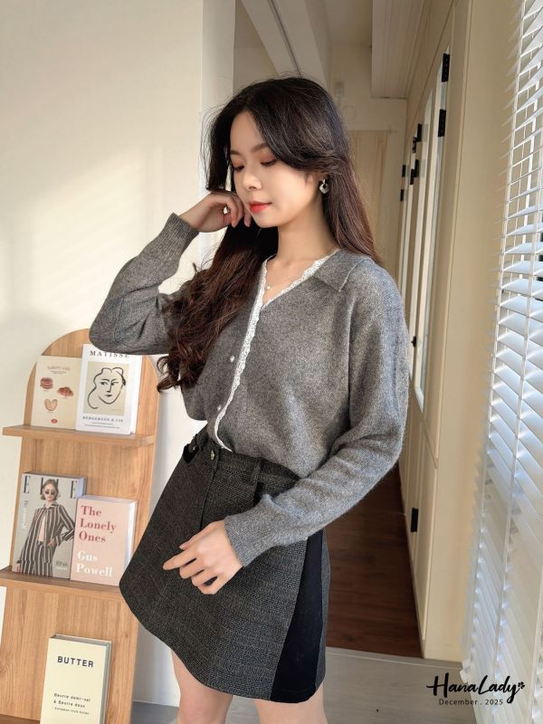 WQA58 蕾絲邊針珠釦毛料針織衫 