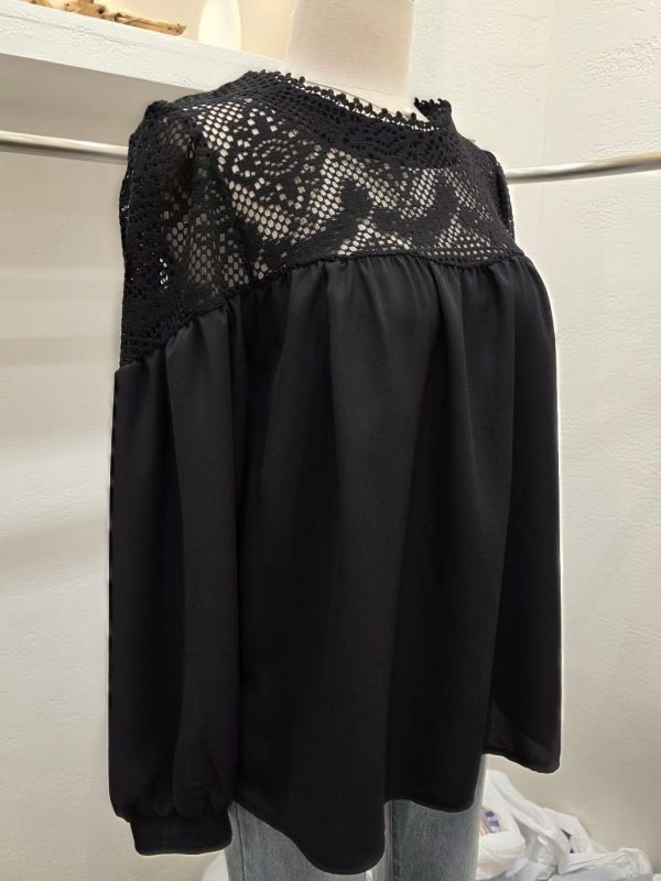 WQA91 浪漫簍空雕花雪紡上衣 