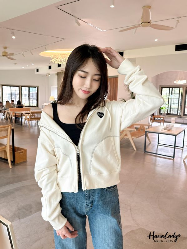 WSA28 愛心徽章車線連帽外套 