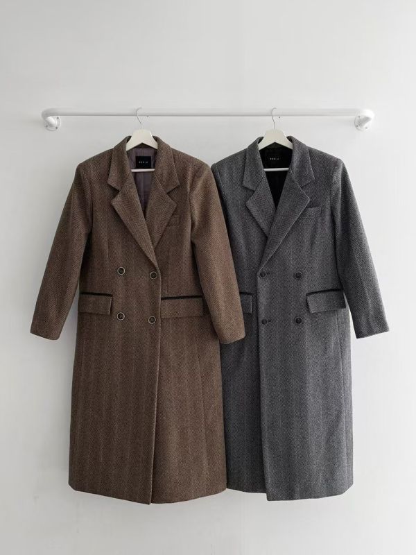 WQA88 皮革拼接線條微舖棉羊毛大衣 