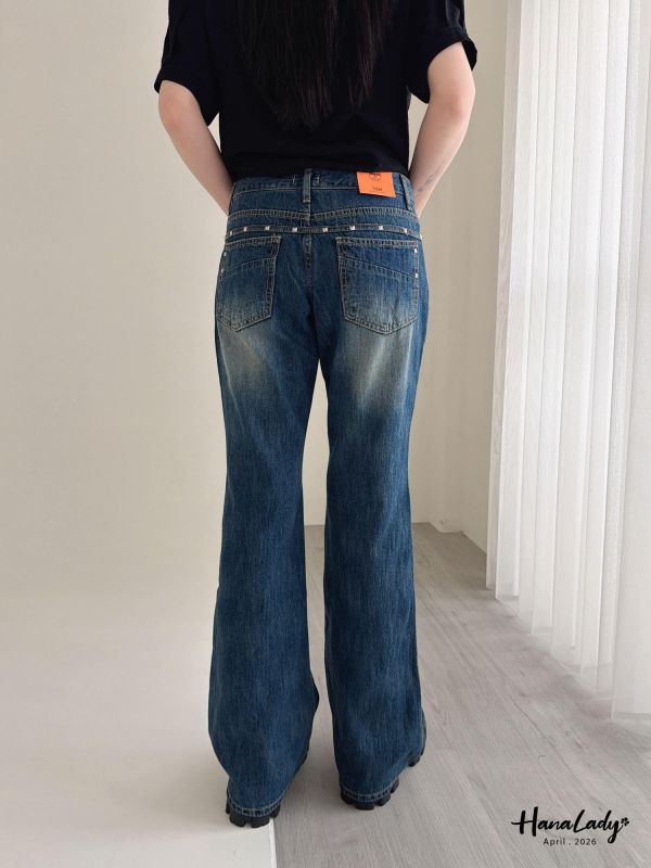 LFA25 翹臀卯釘春夏薄丹寧喇叭褲 