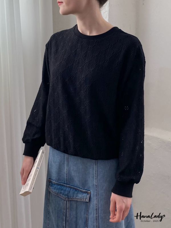 WTB40 細緻棉柔簍空袖上衣 