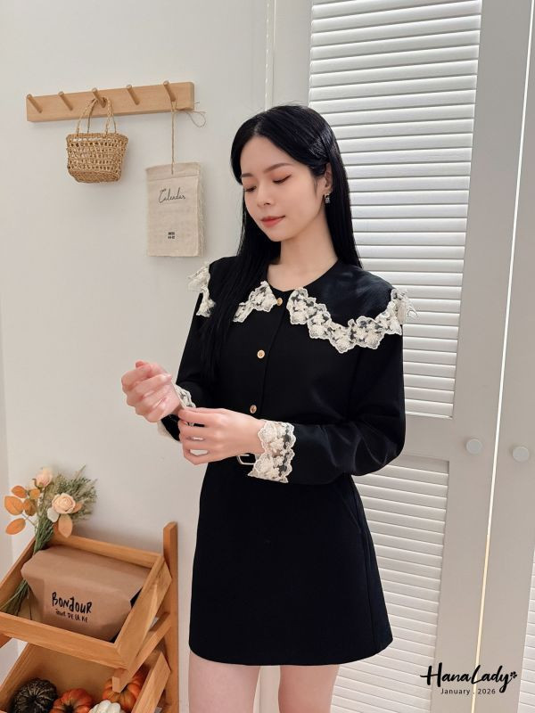 LEA58 蕾絲拼接娃娃領上衣 