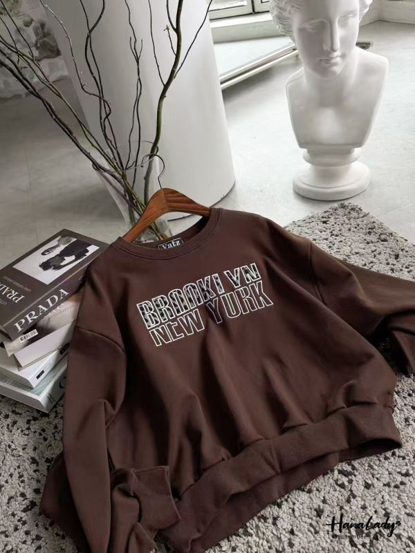 WKA29 刺繡豹紋字母大學T 