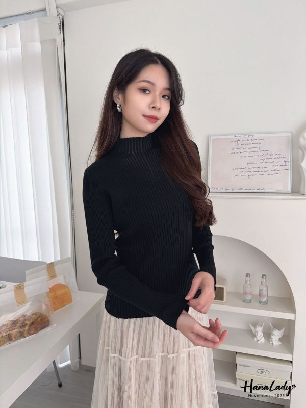 WJB15 質感款V線透肩坑條上衣 