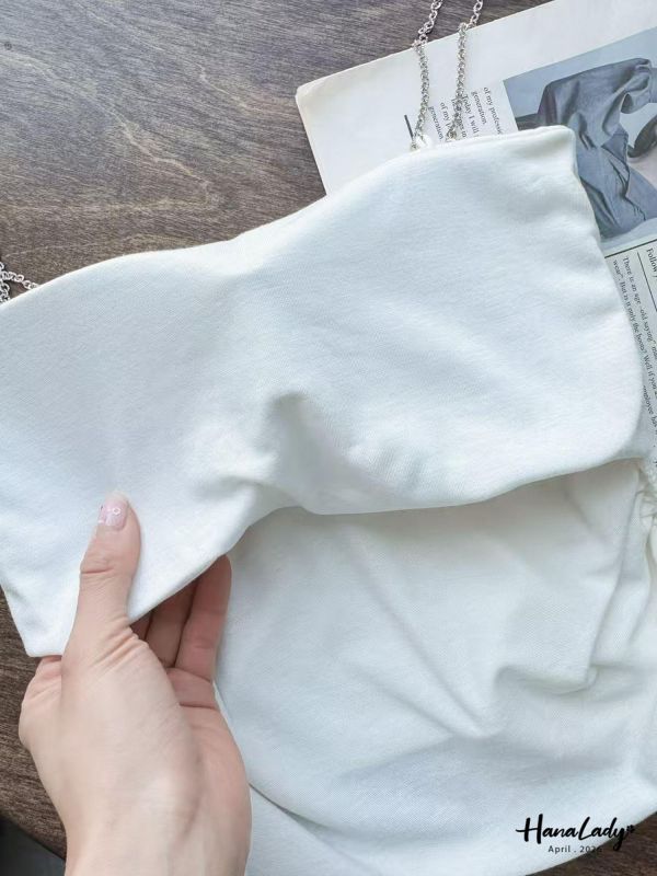 LFB13 銀鍊肩帶平口內搭上衣 