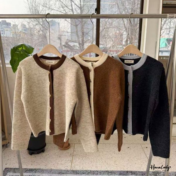 LEA12 配色領造型金釦上衣 