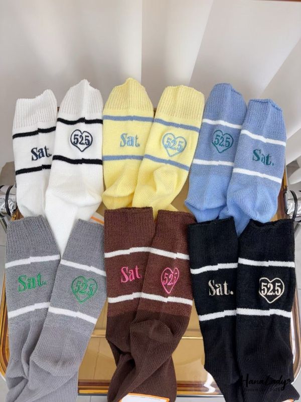 WJB31 刺繡珊瑚絨拼接棉襪 