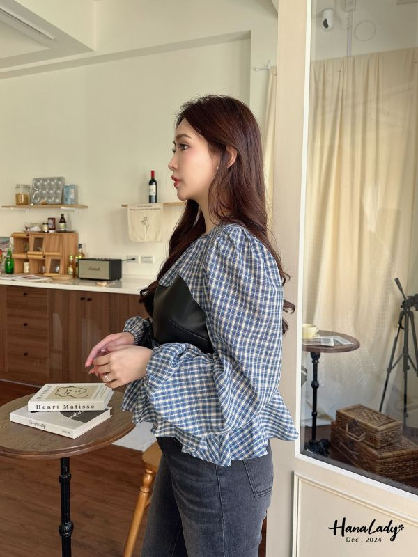 FQA75 冬日格紋皮革拼接蕾絲上衣 