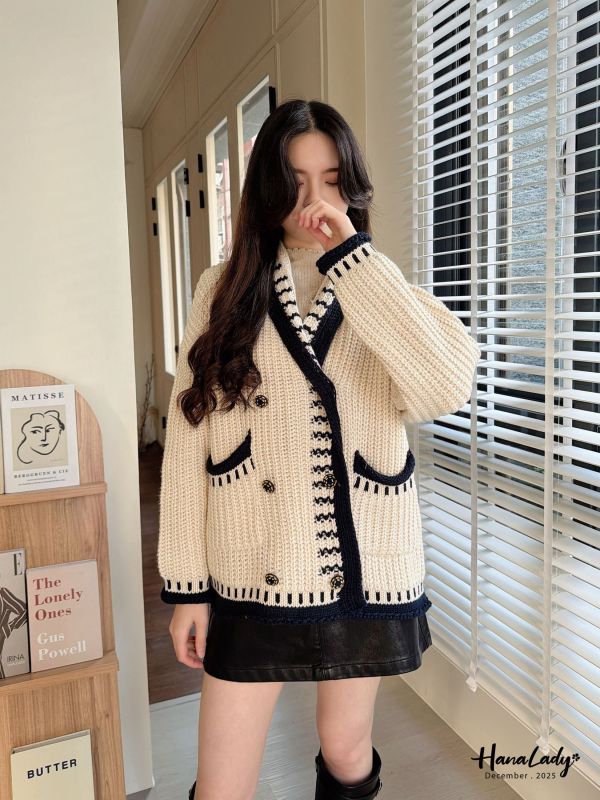 WQB26 小香風線條長版勾針織外套 