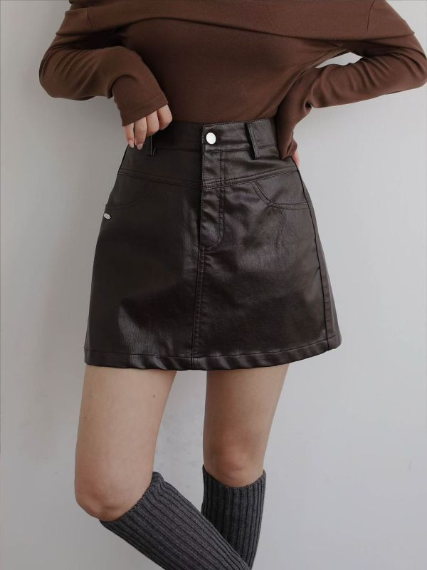 WQA49 俐落車線皮革褲裙 
