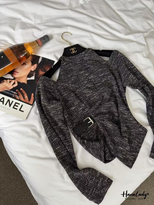 WJA51 設計感掛脖挖肩開衩上衣 