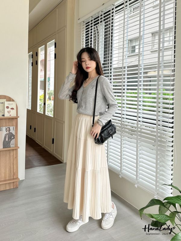 WKA61 刺繡愛心薄針織排釦上衣 