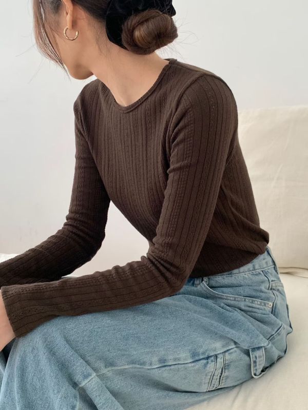 WQA92 小洞洞坑條針織上衣 